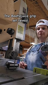 I love it!! #thedecorativestudio #thesouthernrodbuilders #thewomensrodbuildingalliance #threadcentral #foundationoutdoorgroup #americantacklecompany #mudholecustomtackle #customrods #customrodbuilder #decorateit #customfishingrods #customgrips #evagrips | The Decorative Studio