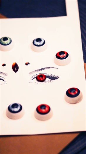 Vampire Eye Lenses and Drawn Eyes [4K HDR HLG]