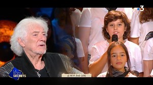 3.1M views · 92K reactions | C'était hier soir, dans l'émission "La boîte à secrets" diffusée sur France 3.  une surprise de nos petits chanteurs pour Hugues Aufray Officiel, avec un medley de ses plus belles chansons qui ont bercé des générations et font partie du patrimoine musical français. | Les Petits Ecoliers Chantants de Bondy | Facebook