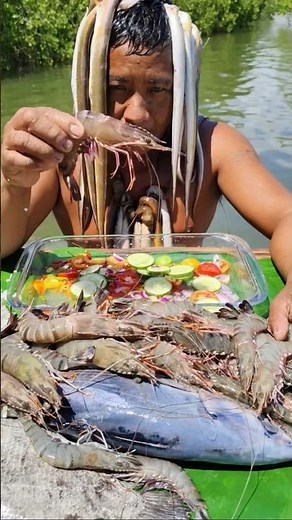 Eating GIANT Raw Prawns by the River 🦐