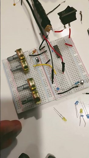 40106 Basic Voltage Controlled Oscillator #synthdiy #diyelectronics #diymusic #analog
