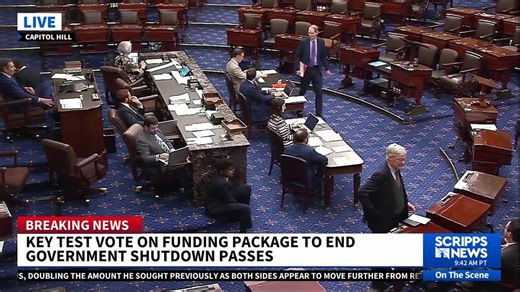 Key test vote to reopen government passes