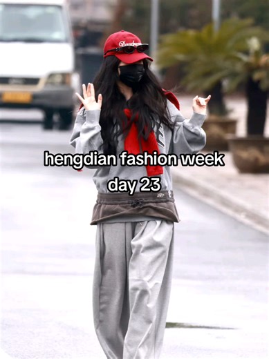 cantik bgt mami🤏🏻 nuansa merah abu😍 esther yu today 2026.01.31-📍hengdian #estheryu #yushuxin #YunChusVengeance #yunchuling