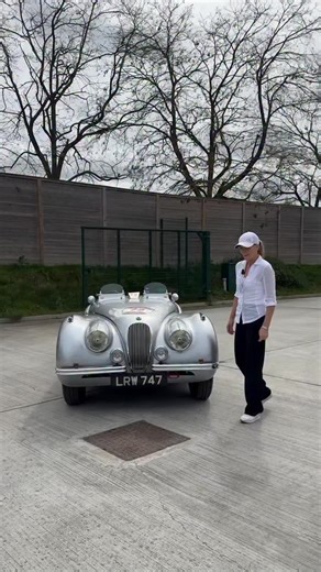 Consari Iconic on Instagram: "At look back when Julia took out the amazing ‘1951 Jaguar XK120 Works Competition Roadster’, LRW747 out for a spin. A very special Jaguar Works Car indeed. The Car was dispatched from the Factory on the 26th of November 1951. The first owner was none other than, Lt. Col. Ronnie Hoare, Founder of Maranello Concessionaires, the UK’s Ferrari Importer and Racing Team Manager, who was very close friends with Sir William Lyons. LRW747 passed through a few owners before be