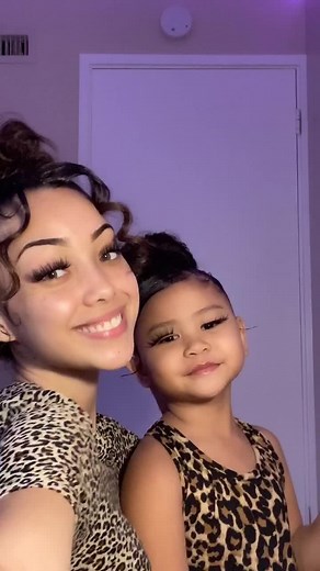 slick high bun with a swoop for today’s style 🥰 thank you guys for 900k!!! comment more hairstyles you want to see #fyp #duo #sisters #hairtutorial