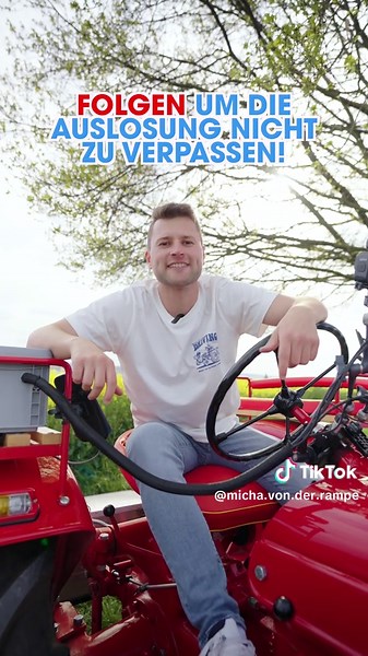 Porsche Tour 3.0 - mim Porsche von Deutschland 🇩🇪 nach Mallorca 🏝️ startet morgen um 6:00 Uhr! Und wir starten direkt mit einem fetten Gewinnspiel 🎉 was schätzt Ihr, wann ich vor dem Megapark auf Mallorca ankomme? Schreibt das genaue Datum und Uhrzeit (Bsp. 18.04. - 19:51 Uhr) in die Kommentare & schon seid ihr dabei! Zu gewinnen gibt es •⁠ ⁠5x mein neues „Driving Dorfkind Club“ Shirt •⁠ ⁠⁠20x2 Freikarten für mein Dahoim Feschd Open-Air am 25.07.2026 in Brackenheim •⁠ ⁠⁠1x Wochenende für 2 P