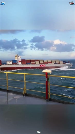 Container ships rolling 😬 #ship #vessel #rolling #rocking #storm #heavy #swell #bigwaves #bigships