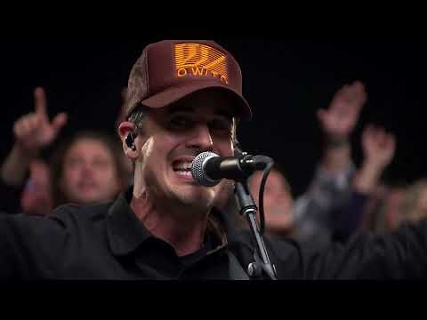 Did You Feel the Mountains Tremble? | Kristian Stanfill | Worship Circle FOUNDATIONS