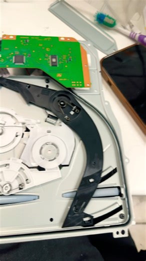 This is why your PS5 won’t read discs – faulty DVD laser fixed! 🔥