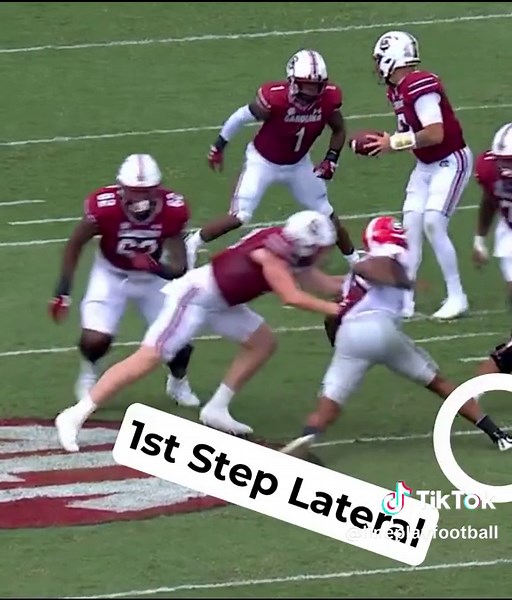 🔥How to execute a Steeler Stunt 💥 This is a great tool for undersized D-Lineman to get penetration. #dline #dlinemen #footballhighlight #collegefootball Vid:Craig Rob Insta