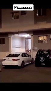 Il y en a qui sont pressés d'avoir leurs pizzas 🤣🤣🤣 Bizatous Rendez-vous sur scène 👇 13 mars : Les Ménuires (73) A quel moment ça a merdé 15 mars : Balaruc (34) A quel moment ça a merdé COMPLET 16 mars : Brignoles (83) Le Dîner de cons 22 et 23 mars : Montauban (82) A quel moment ça a merdé RETROUVE-MOI SUR MES RESEAUX INSTAGRAM : https://www.instagram.com/anthonyjoubert.officiel/ TIK TOK: anthonyjoubertpro FACEBOOK : https://www.facebook.com/Anthony-Joubert-167752419920021/ TWITTER : https: