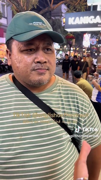 Engaging Conversations with a Perfume Enthusiast