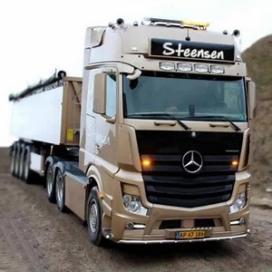 196K views · 3.4K reactions | Intră acum în comunitatea RoadStars! Te așteptăm cu plăcere.  | Mercedes-Benz Trucks | Facebook
