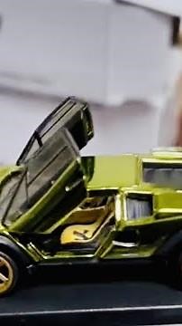 Opening the ‘82 Lamborghini Countach LP500S Hot Wheels 2022 RLC Car