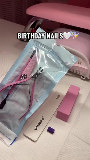 Love how extra this set is🤍✨ nail tips from @karybeautyyshop in style “xl c-curve tapered square”💅🏻 #nailtutorial #birthdaynails #acrylicnails #goldnails #acrylicnails #nailprocess #nailsnailsnails #nails #nailsart #nailsdesign #blingnails #3dflowernails #reelsvideo #reelsvideo #reelsinstagram | Karybeautyy