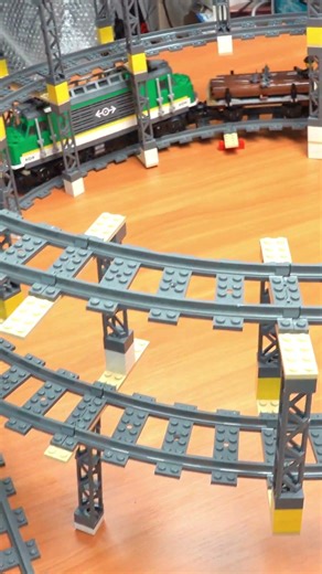 This Train Raced the Curve at Full Speed