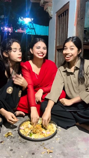 Simran Soni on Instagram: "Reposted #tora yaad me aakhiya roi #friends forever #new_trending #foryoupage #foryou #viralvideos"