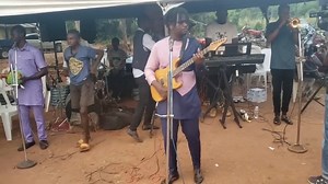 18K views · 625 reactions | Lucky Dube lives! Nigerian artist Lucky Amdi with the BEATBOX BAND impressively performing covers of the late Reggae icon's songs. Link https://www.youtube.com/watch?v=hxEDJuG5vms | EarGround TV | Facebook