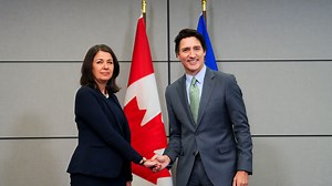 1.6K views · 13 reactions | WATCH: Prime Minister Justin Trudeau and Alberta Premier Danielle Smith shared an awkward handshake during a frosty sit down ahead of a health-care summit with Canadian premiers. Read more: https://globalnews.ca/news/9467054/canada-health-care-summit-trudeau-premiers/ | Global Toronto | Facebook