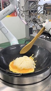 44K views · 251 reactions | Can you make fried rice better than a robot?! 烙路‍♂️ With @mogu2_food | Foodporn | Facebook