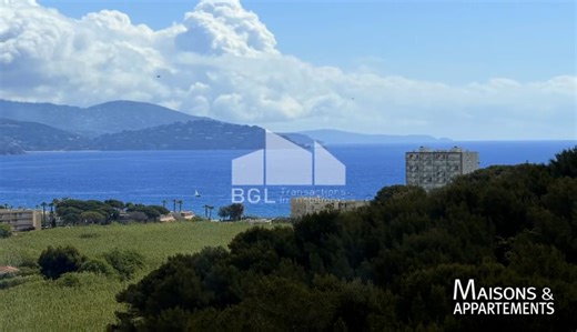 LE LAVANDOU - APPARTEMENT À VENDRE - 424 000 € - 65 m² - 3 pièces