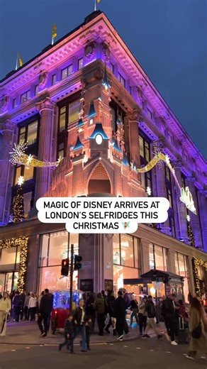 Shweta ~ Travel Creator |📍LONDON (UK) on Instagram: "Charm of Disneyland Paris in London 🧚‍♀️ INFO & WHAT NOT TO MISS (FREE THINGS TO SEE) ⬇️ 🎄Selfridges London has been totally transformed with a breathtaking facade inspired by Sleeping Beauty Castle at Disneyland Paris. 36-foot-tall 3D Disney Castle, the largest installation to grace the store in over half a century! 💫 Light show every 15 minutes from 5:00 pm to 9:00 pm, as Tinker Bell’s pixie dust sets off a shimmering spectacle that stre