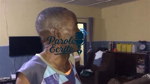 Un professeur d’université tué à son domicile à Kinshasa Le drame s’est produit au quartier Rutens (Plateau des professeurs/UNIKIN) à Lemba, vers 1h du matin. Selon des témoignages, l’un des bandits est revenu le matin, tentant de compatir avec la famille de la victime. Reconnu par le fils du professeur assassiné, il a été lynché par la population. Pneu autour du coup, son corps a été brûlé vif (vidéos insupportables) Située à quelques mètres du lieu du drame, la Police n’est intervenue que plus