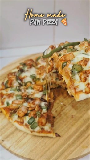 Pan pizza recipe 🍕 || Home made chicken pizza 😍||#chickenpizzawithoutoven