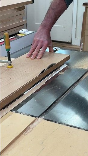 No Jointer Needed / Make a Straight Line Rip Jig