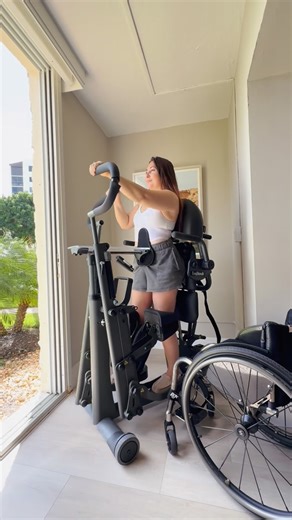Kaitlyn Staten on Instagram: "this my standing frame 💫 #paralyzed #blessed #spinalcordinjurysurvivor #thankful"