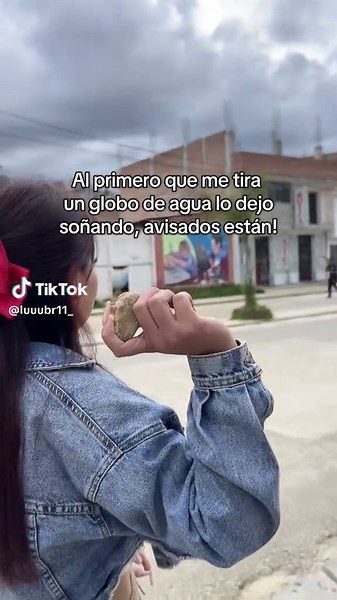Globos de Agua en los Carnavales de Cajamarca