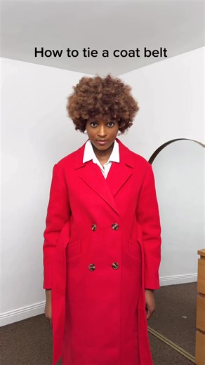 599K views · 9.8K reactions | How to tie your coat belt in a classy manner, This post might not be timely but no “Fashion Hack” is a waste. This could applied to a belt in your tops, dresses, coat etc, save for when you will try it. Follow for more #Fashionhacks #Stylingtips#explorepage #Explore #styletips #belthack #hack #fashionhack #coatbelt #belt | Chikaodili Nna-udosen | Facebook