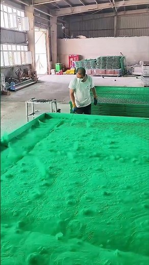 Guardrail wire mesh plastic dipping process