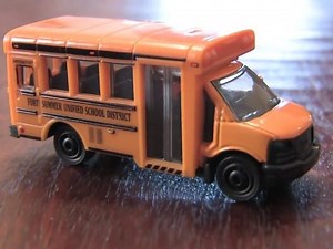 GMC SCHOOL BUS Matchbox review by CGR Garage