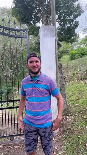 Se callo el poste 😂