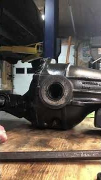 06 Commander Front diff seal replacement