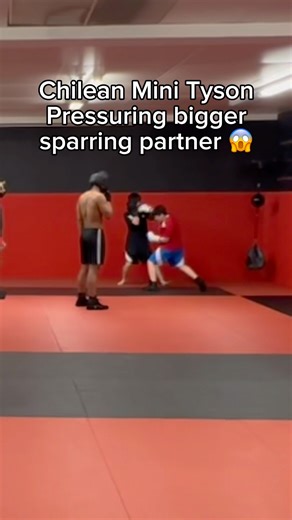 13-Year-Old Boxer Pressure Sparring an Adult (Supervised) #boxing #boxingtraining