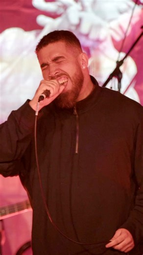 @samv.1010 delivering an unforgettable performance of this classic! 🎤🔥🔥🙌🏼 #HOWDOESITFEEL #DANGELO | R&B LIVE NZ