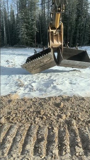Excavator Packing 2 Clean Up Buckets #Excavator #Pipeliner #Construction