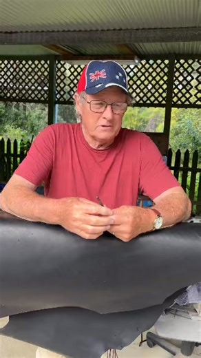 78K views · 1.4K reactions | Showing the related parts that make up a whip both stock and bullwhip. Kendall, good progress on your whip. Cheers, Si | Si Davey Whipmaker | Facebook