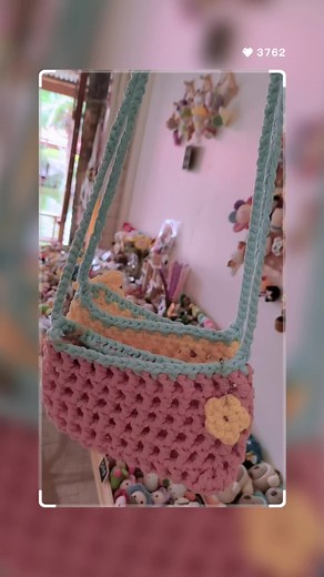 กระเป๋าถัก 🧶 ไหมผ้ายืด สีพาสเทล 🩷🩵💛 น่ารักๆ มาแล้วจ้า 😊 แวะซื้อของฝาก Handmade 🧶 ได้ที่ร้าน Pineapple Crochet Hua Hin 🍍 นะคะ IG: pineapple.crochethh TikTok: pineapple.crochethh ตลาดน้ำหัวหินสามพันนาม ห้อง D2 โซนหนองพลับ เปิดทุกวันค่ะ 🍍 #huahin #pineapplecrochethh #samphannamfloatingmarket #crochet #diy #handmade #craft