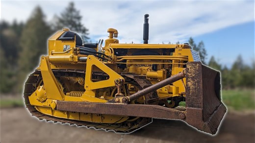 How to install a blade on a Caterpillar D4-7U excavator