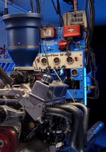 Engine Masters S04:E01 - SBC Dual-Plane Shootout