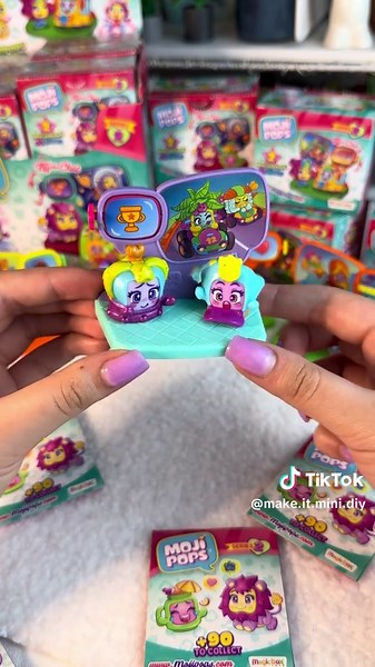Розпаковка Moji Pops S2 – Нові фігурки та пригоди!