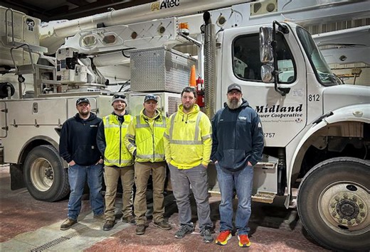 Iowa linemen respond to call for help after Mississippi ice storm