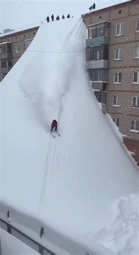 Situation in Kamchatka, Russia right now, after the record breaking snowfall. Locals are calling it “snow apocalypse”. This is the heaviest snowfall in over 130 years. | Ethereal Earth