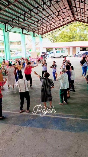 Unity dance during the year-end program of solano 2 teachers and retirees 🥰😍😍 .. ang saya saya #happyteachers ArAr Flores Wilmar Herado Flores Rajah Q Selatsoc Cosflo Snowy Floles | Arjhay Quidit Costales