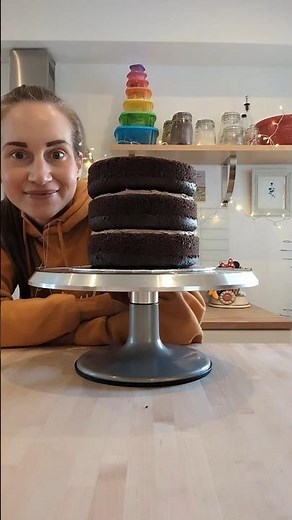 A simple way to create a tree stump cake 🪵👀 #cakemaking #cakedecorating #cakeshorts #caketutorial