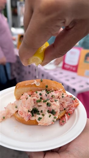 2.2K views · 27 reactions | Seafood lovers, this one’s for you! 寧...