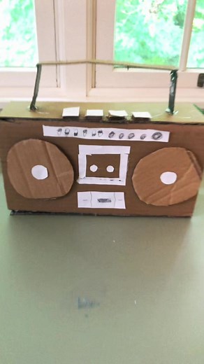 Cardboard boombox! #cardboard #boombox #art #crafts #fyp #fypシ #foryou #foryoupage #4u #viral #follow